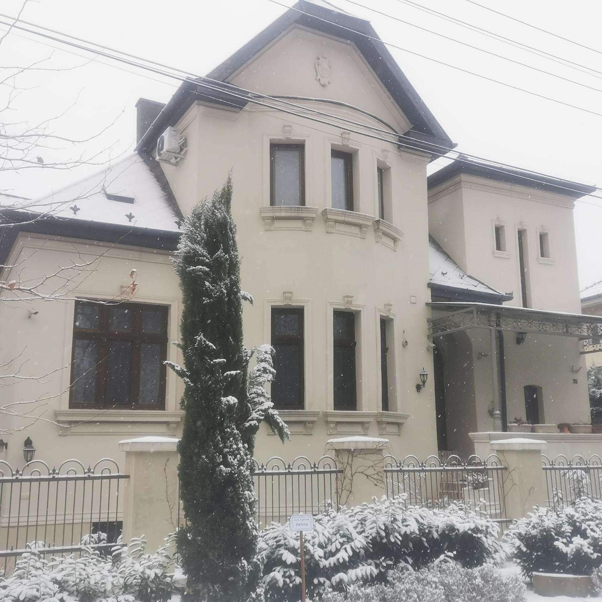 Kuria Apartman With Private Jacuzzi And Pool 布达佩斯 外观 照片
